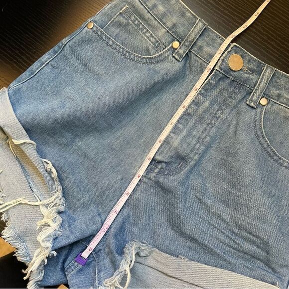 ✨ Princess Polly Women’s Distressed Denim Shorts 2 - Picture 9 of 10